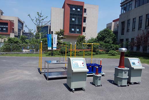 為福建客戶定做的絕緣手套，絕緣桿，驗(yàn)電器試驗(yàn)裝置完工！
