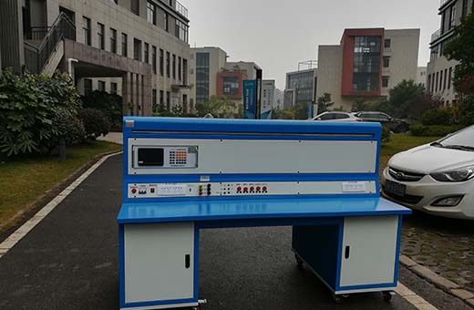 為浙江機(jī)器人廠定做的三相標(biāo)準(zhǔn)源校驗(yàn)臺(tái)完工！